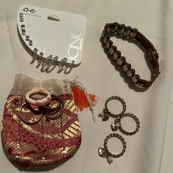 Jewelry - Picture 2 of 14